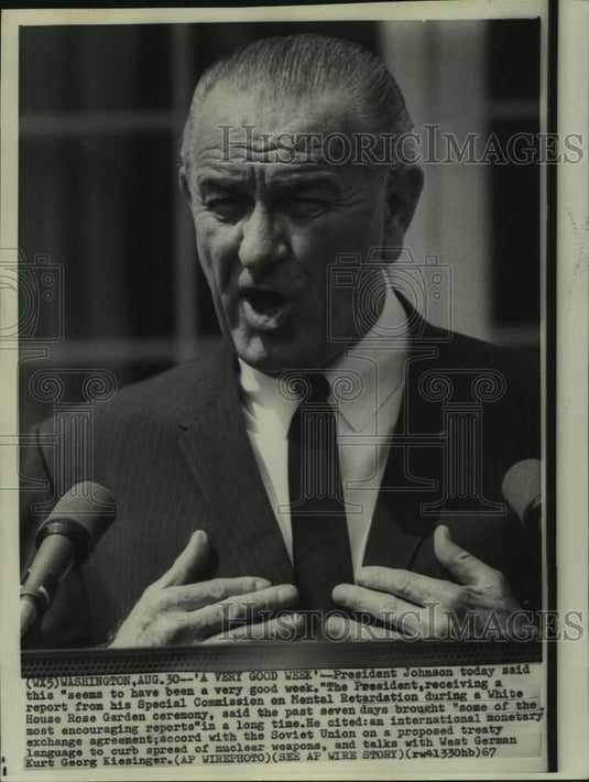 1967 Press Photo President Lyndon Johnson at White House Rose Garden ceremony