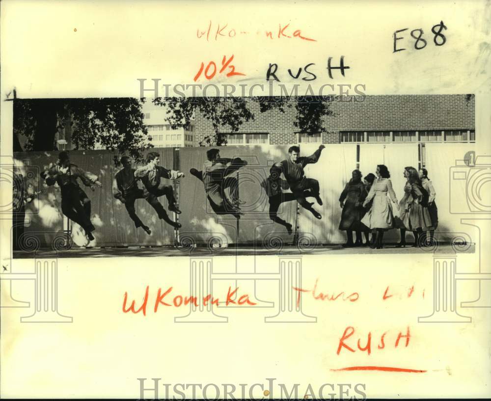 1980 Press Photo The Komenka Ethnic Dance Ensemble at New Orleans Art Festival