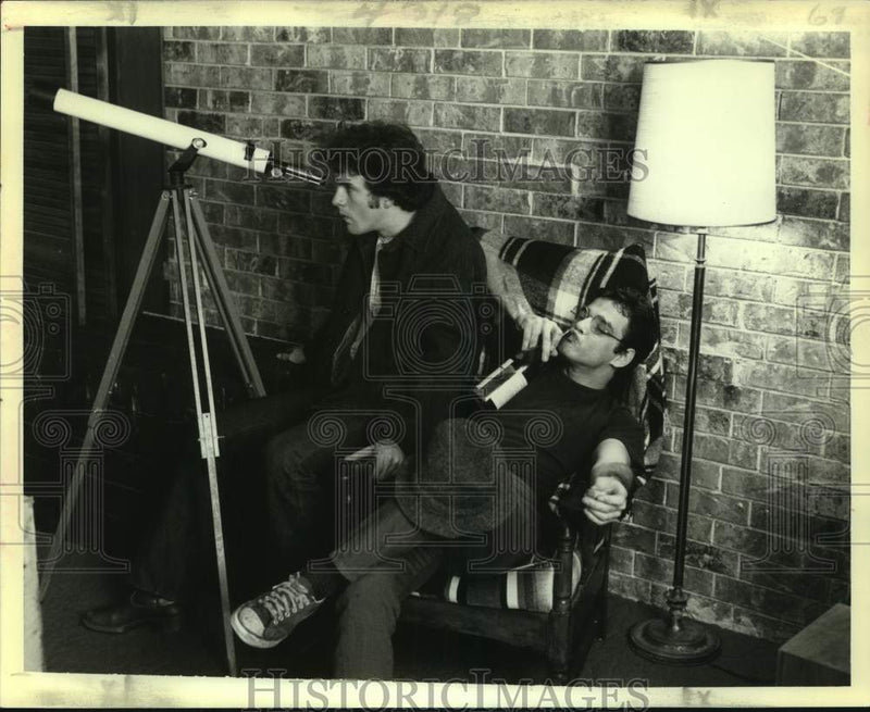 Load image into Gallery viewer, 1979 Press Photo Mark McLaughlin &amp; Danny Bowen in "The Ginger Man" play
