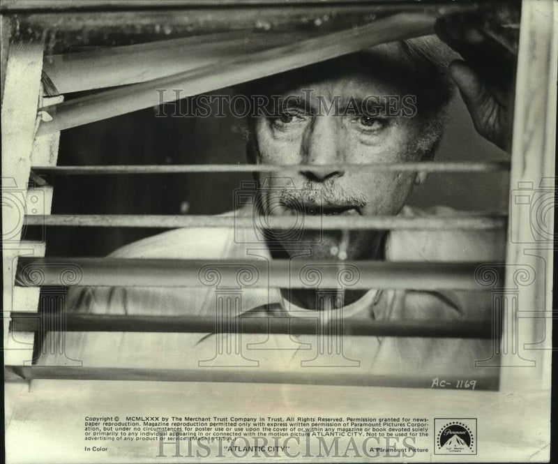 Load image into Gallery viewer, 1980 Press Photo Actor Burt Lancaster in "Atlantic City" movie - nop47814
