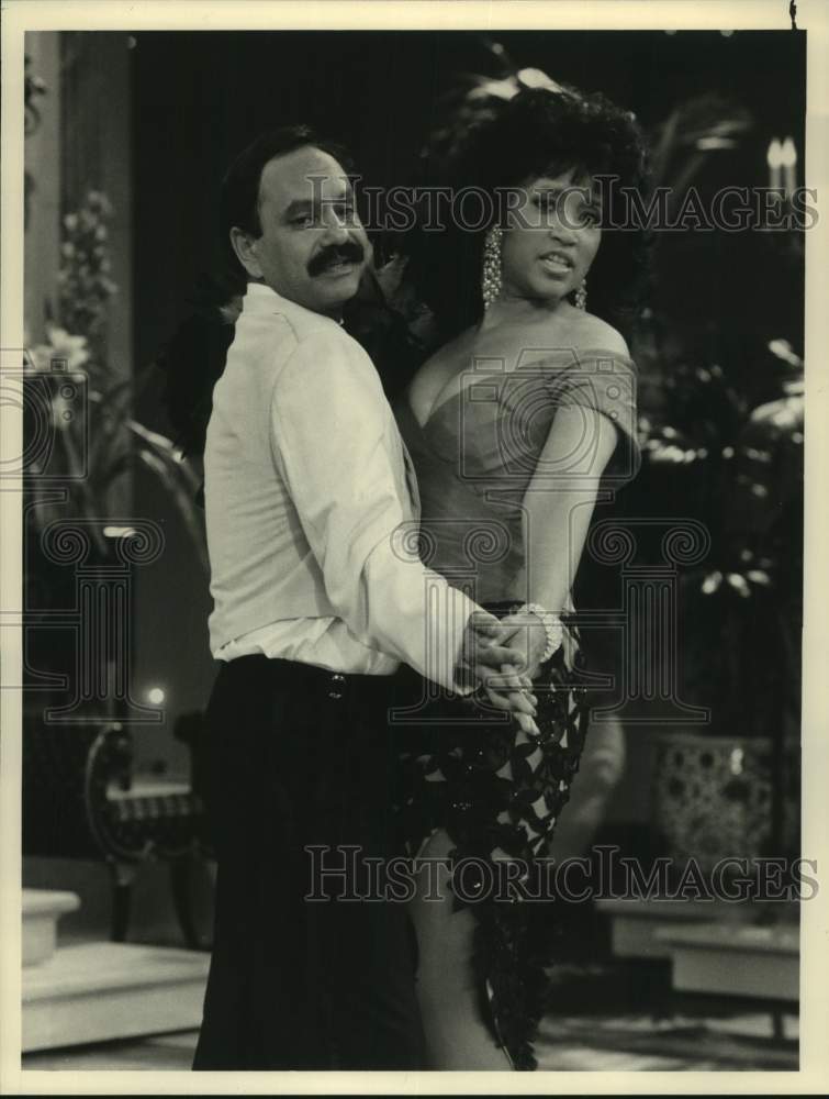 Load image into Gallery viewer, 1988 Press Photo Jackee &amp; Cheech Marin on "The Cheech Show" on NBC-TV
