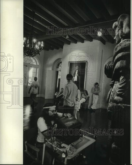 1974 Press Photo Residents waiting for action in the Presbytere - nop49758