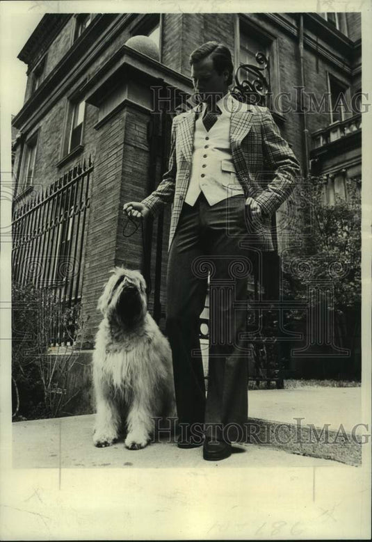 1977 Press Photo Man models Wool and Polyester Sports Jacket from Jaymar-Ruby
