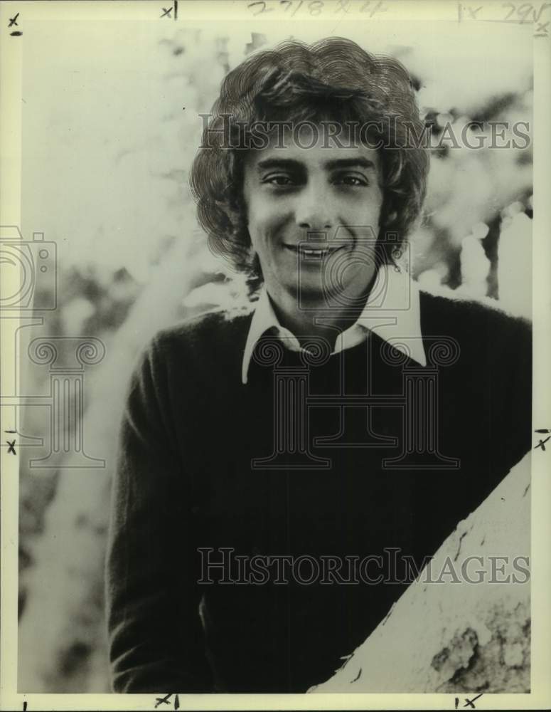Load image into Gallery viewer, 1979 Press Photo Recording artist and singer Barry Manilow - nop50904

