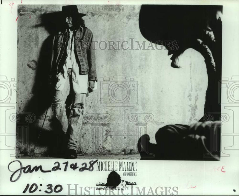 Load image into Gallery viewer, 1989 Press Photo Singer Michelle Malone - nop51463
