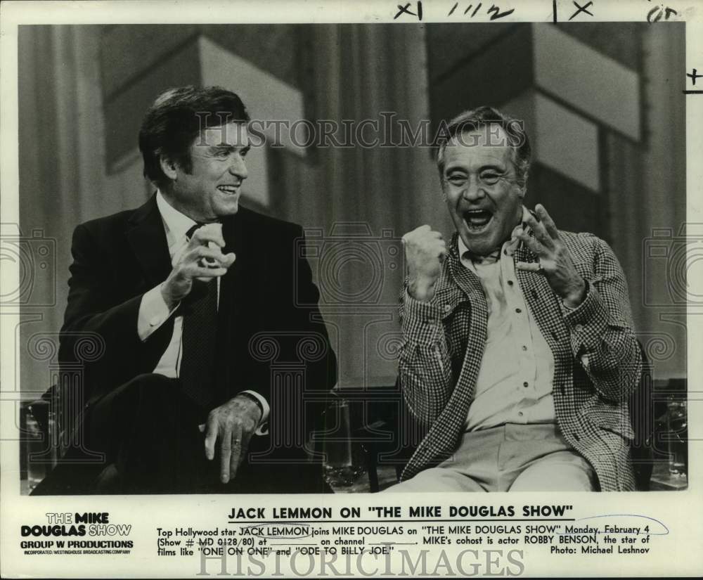 1980 Press Photo Jack Lemmon interviewed on "The Mike Douglas Show." - nop51767