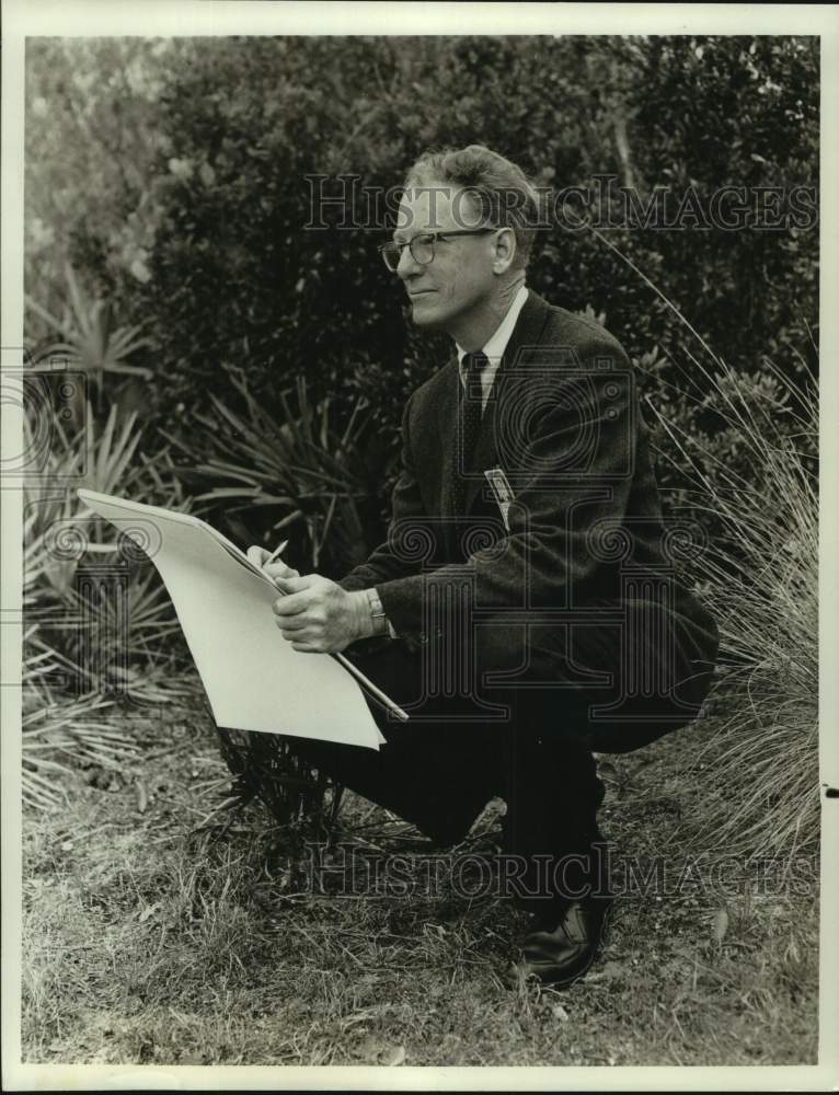 1968 Press Photo A. H. McAdams sketches at Kennedy Space Center, Florida