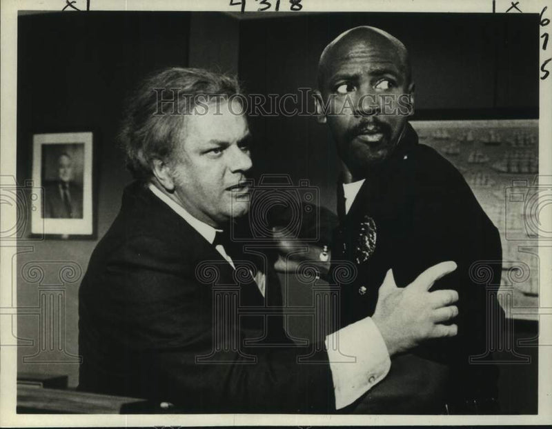 Load image into Gallery viewer, 1980 Press Photo Actors Charles Durning, Lou Gossett, Jr. in "The Choirboys"
