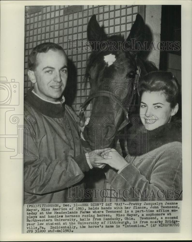Load image into Gallery viewer, 1963 Press Photo Jeanne Mayer and fiance John Townsend at Meadowsland Farms
