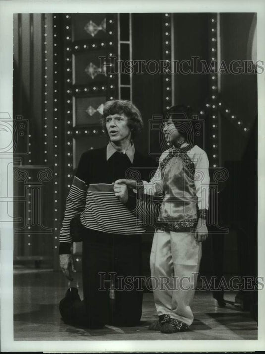 1978 Press Photo Host Bob McAllister & Jean Tung on "Kids Are People Too"