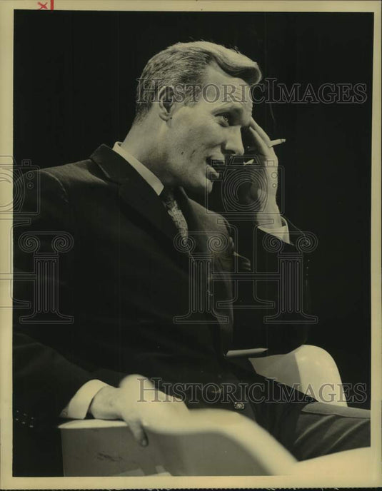 1961 Press Photo Frank McGee hosts Frank McGee's Here and Now, on NBC.