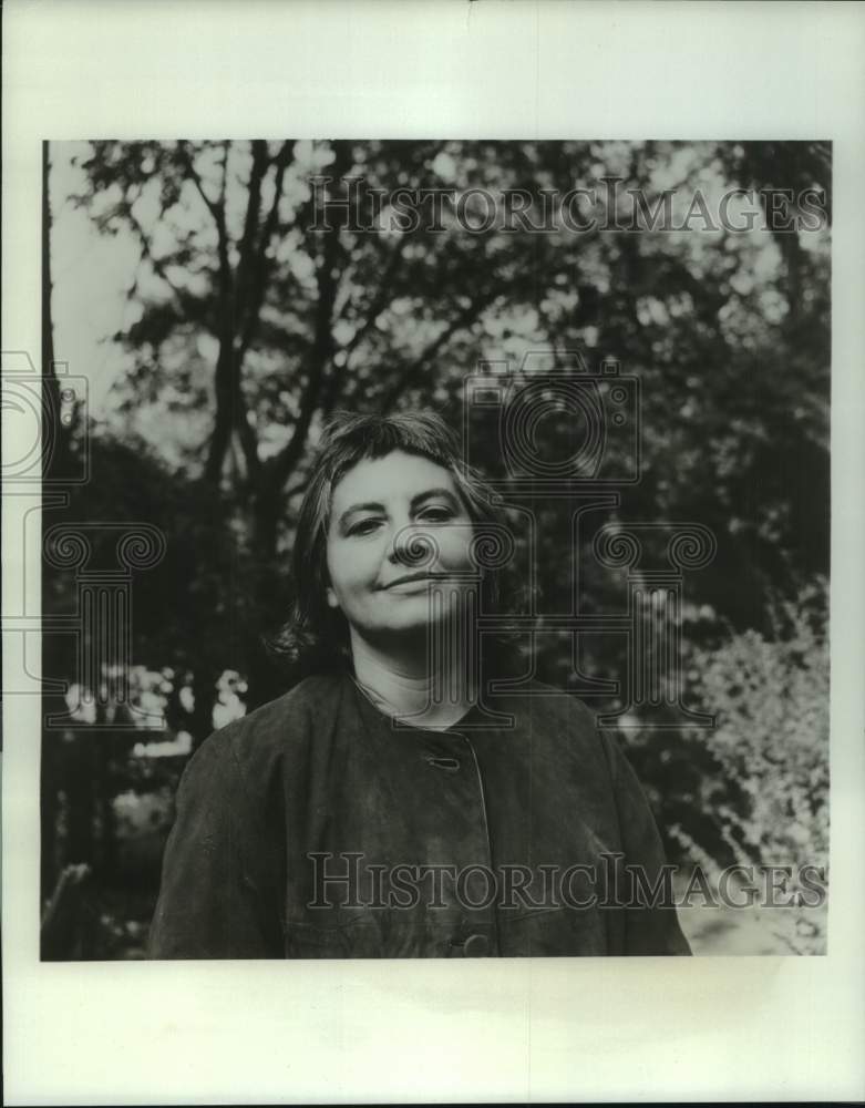 1964 Press Photo Arona McHugh, author A Banner with a Strange Device.