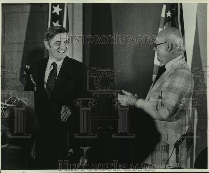 Load image into Gallery viewer, 1978 Press Photo Walter Mondale preparing to speak in New Orleans - nop57398
