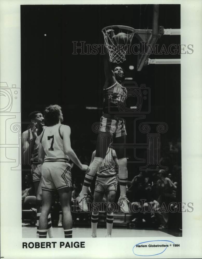 1984 Press Photo Harlem Globetrotter basketball player Robert Paige - nop58349- Historic Images