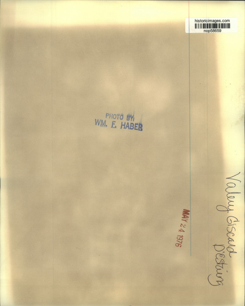 1976 Press Photo Crowd during an event for Valery Giscard D'Estaing - nop58659