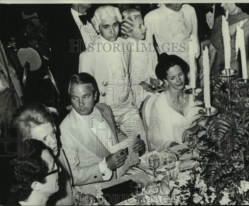 Load image into Gallery viewer, 1976 Press Photo Delegates attend the Bal des Petits Lits Blancs - nop58979
