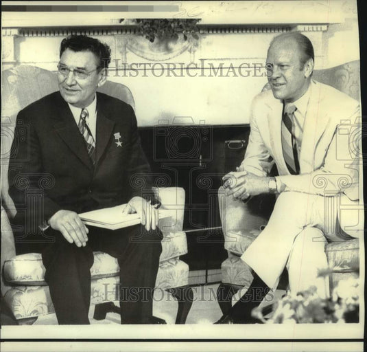 1975 Press Photo President Ford meets with Ignatiy Novikov of Soviet Union