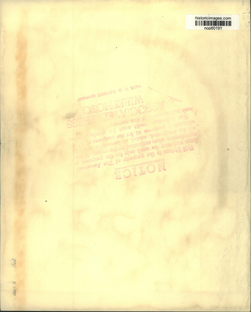 1956 Press Photo Lord David James Nugent greeted aboard Liberte by Vicki Benet