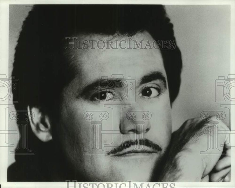 Load image into Gallery viewer, 1988 Press Photo Wayne Newton, Recording Artist - nop60547
