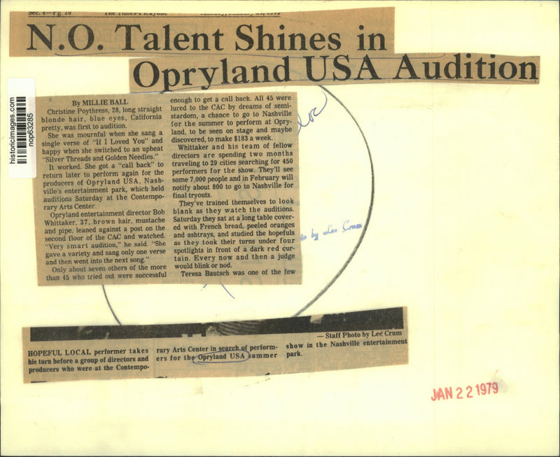 Load image into Gallery viewer, 1979 Press Photo Local performer takes his turn at the Contemporary Art Center.
