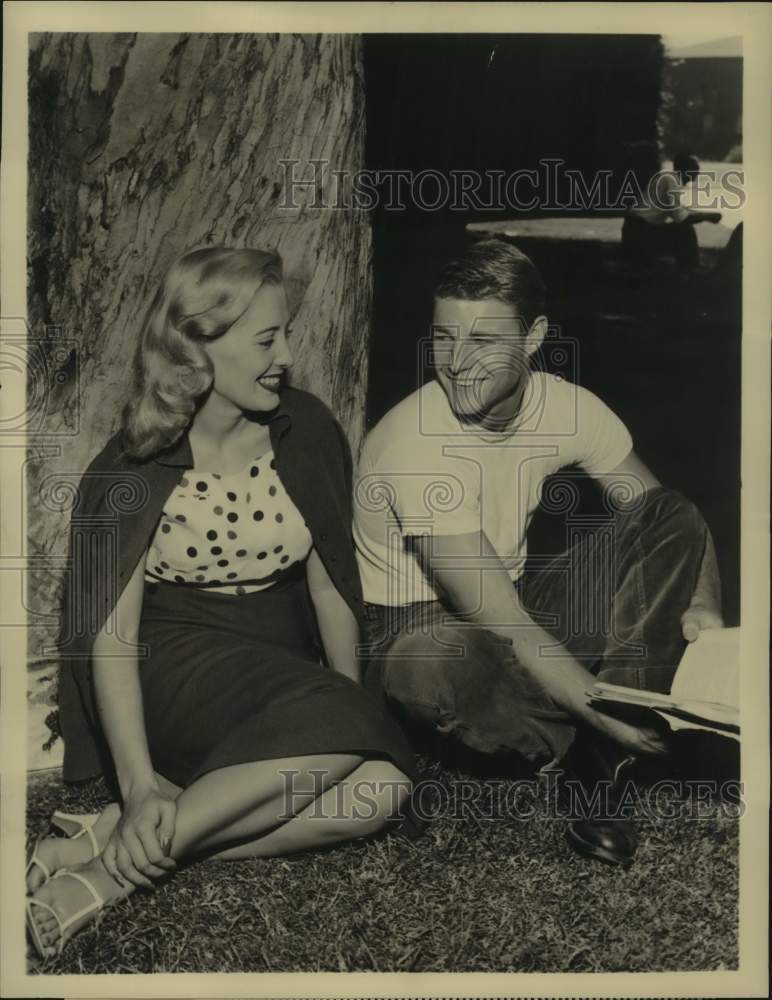 Load image into Gallery viewer, 1957 Press Photo Rosemary Ace and Dave Nelson star in Ozzie and Harriet series

