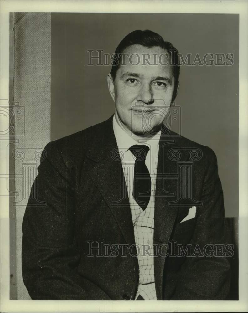 1953 Press Photo Organist Charles Paul of &quot;This is Nora Drake,&quot; radio opera
