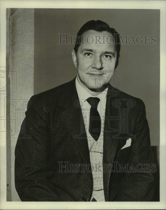 1953 Press Photo Organist Charles Paul of "This is Nora Drake," radio opera