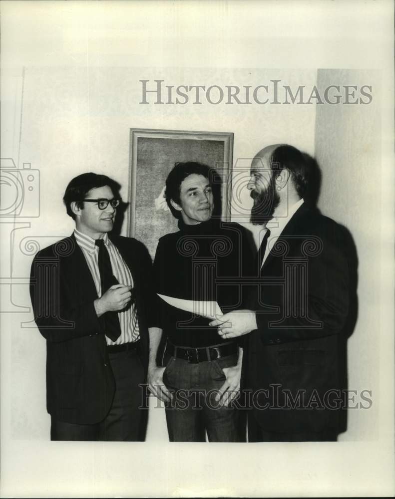 Load image into Gallery viewer, 1968 Press Photo Writers Symposium participants at Loyola University - nop65600
