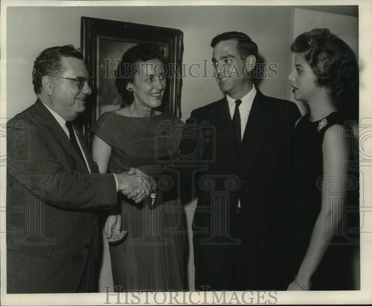 1962 Press Photo Guests at cocktail party for Miss Grace Byrnes on Pine Street