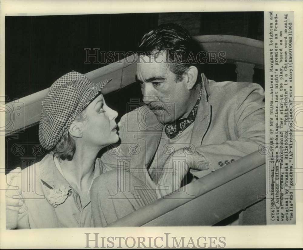 1962 Press Photo Margaret Leighton &amp; Anthony Quinn backstage of &quot;Tchin-Tchin.&quot;- Historic Images