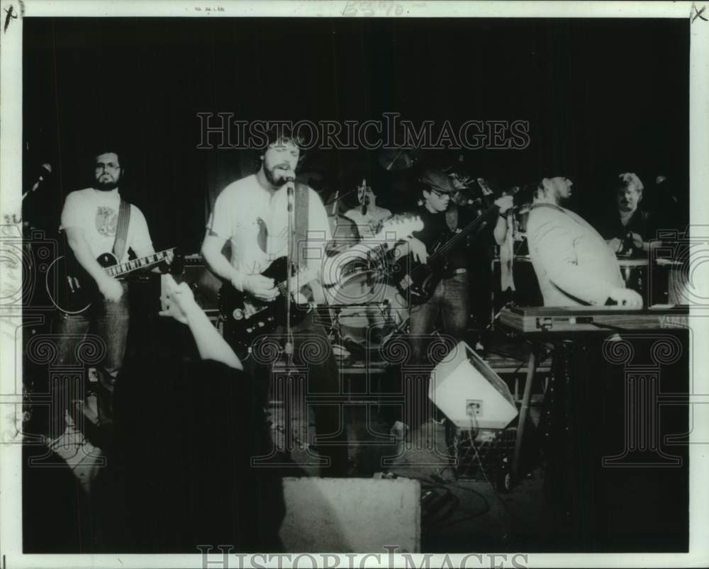 1987 Press Photo The Radiators band performing - nop66497