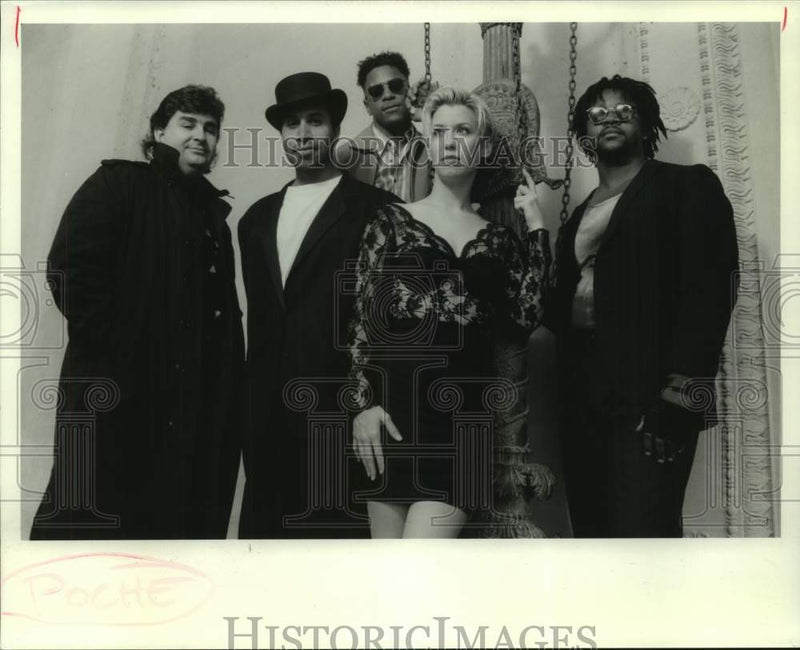 Load image into Gallery viewer, 1942 Press Photo Poche, Music Group - nop66592
