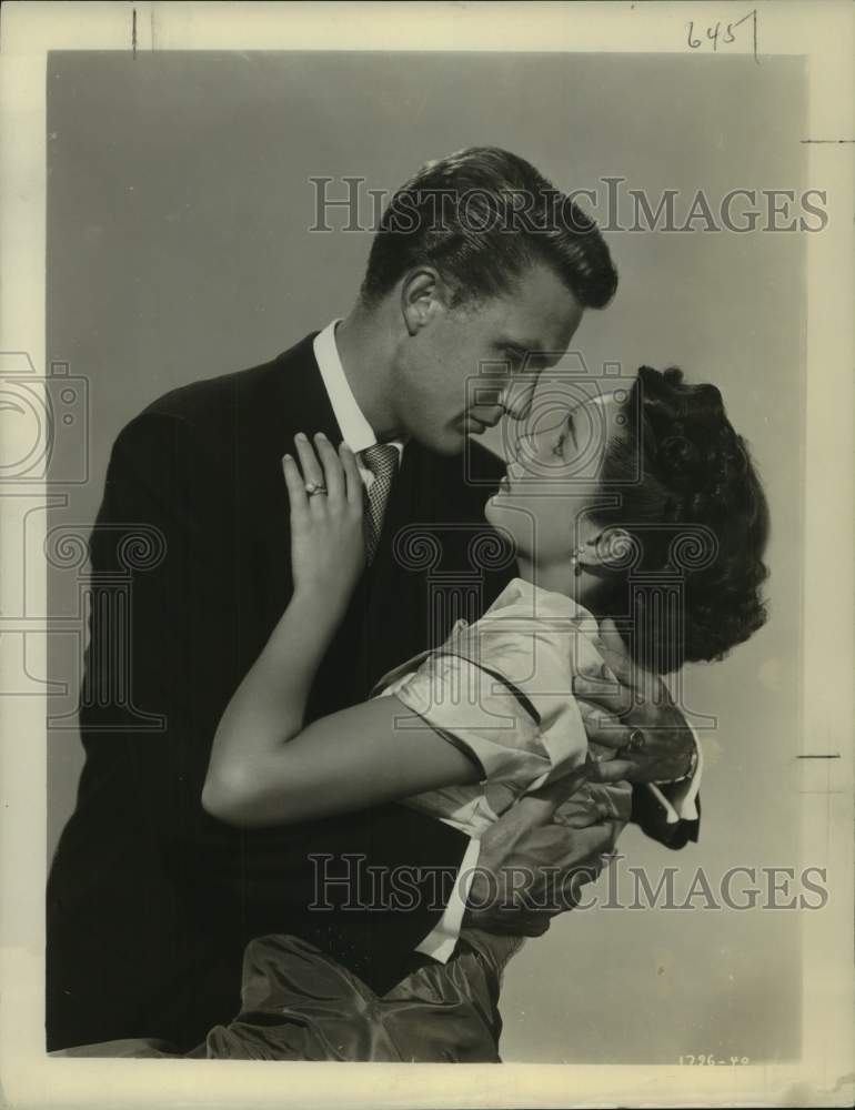1951 Press Photo Actors Robert Stack and Joy Poge in movie scene - nop67172