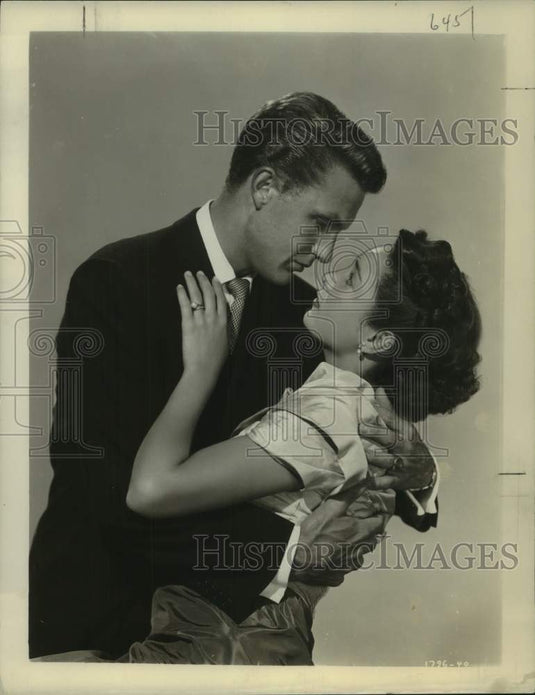 1951 Press Photo Actors Robert Stack and Joy Poge in movie scene - nop67172