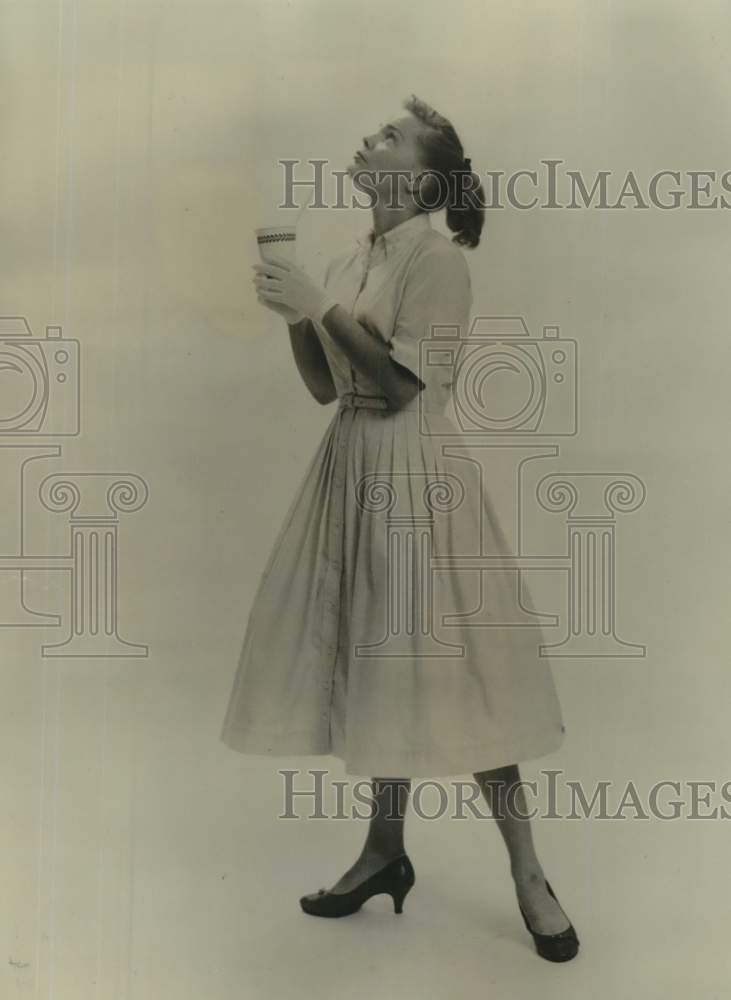 1957 Press Photo Carolyn Porter, cast of the NBC-TV&#39;s &quot;True Story&quot; - nop67606