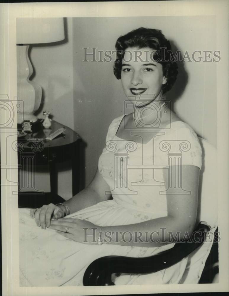 1958 Press Photo Marion Pocter - nop67637