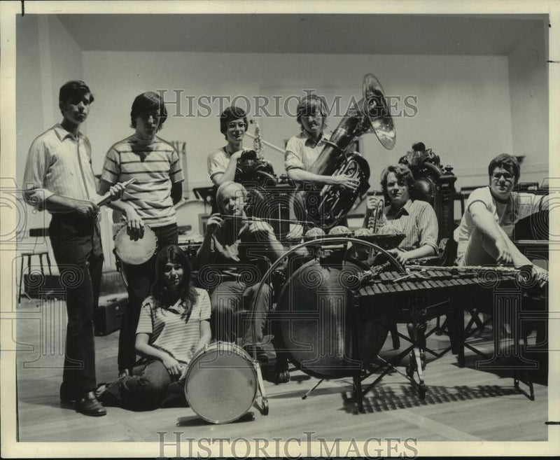 Load image into Gallery viewer, 1972 Press Photo Members of the New Leviathan Oriental Fox Trot Orchestra
