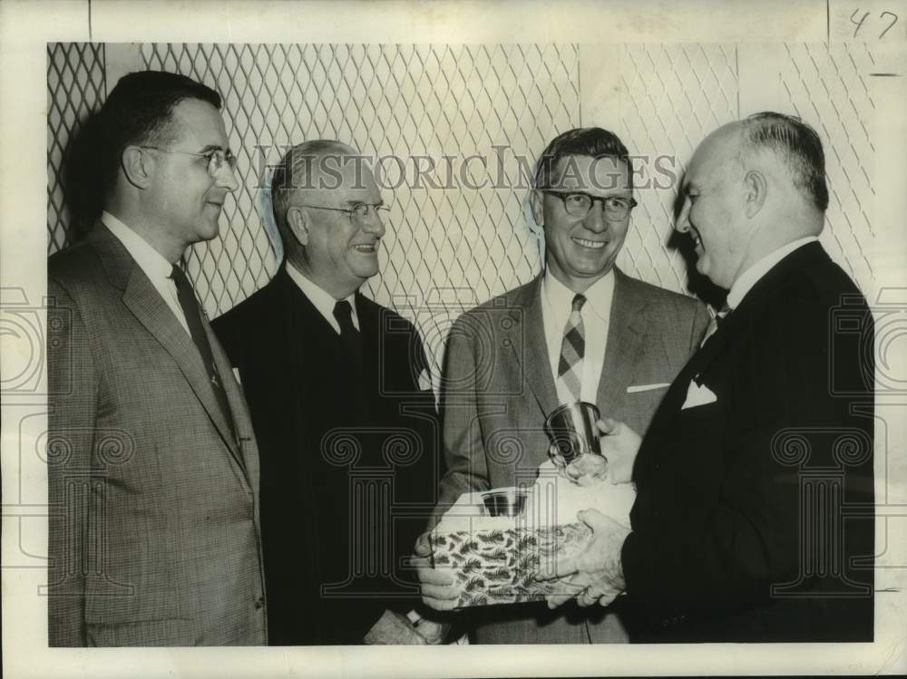 1957 Press Photo Members of the Chamber of Commerce, New Orleans Area
