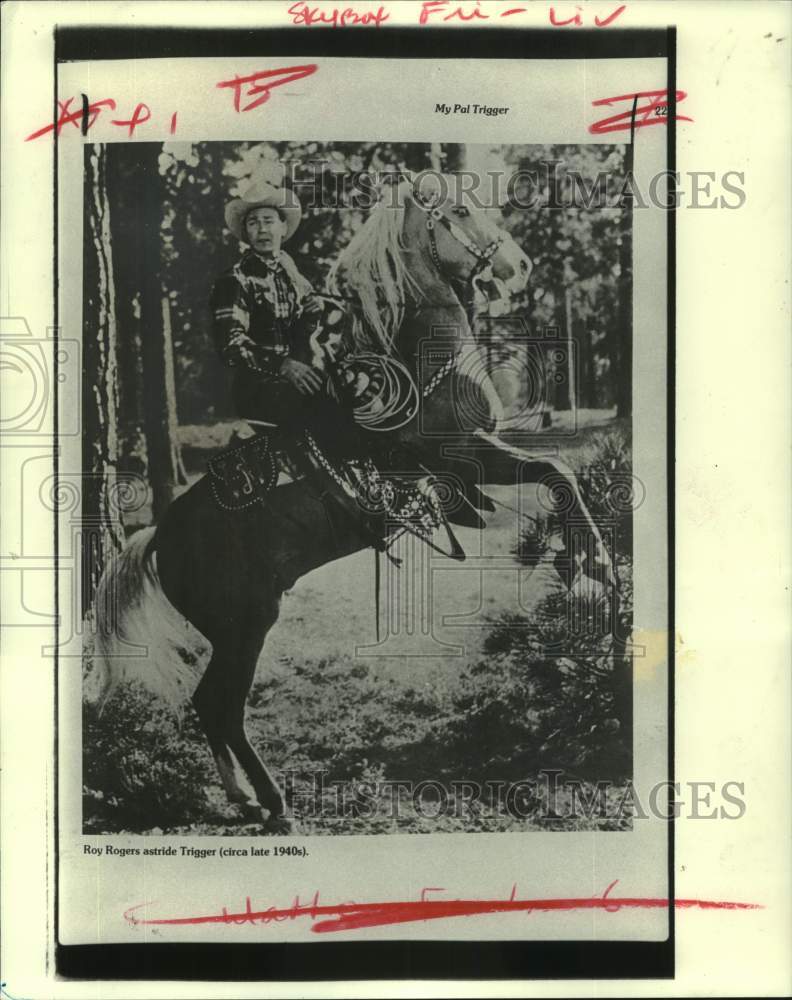 1949 Press Photo My Pal Trigger with Roy Rogers astride Trigger (circa late 1940