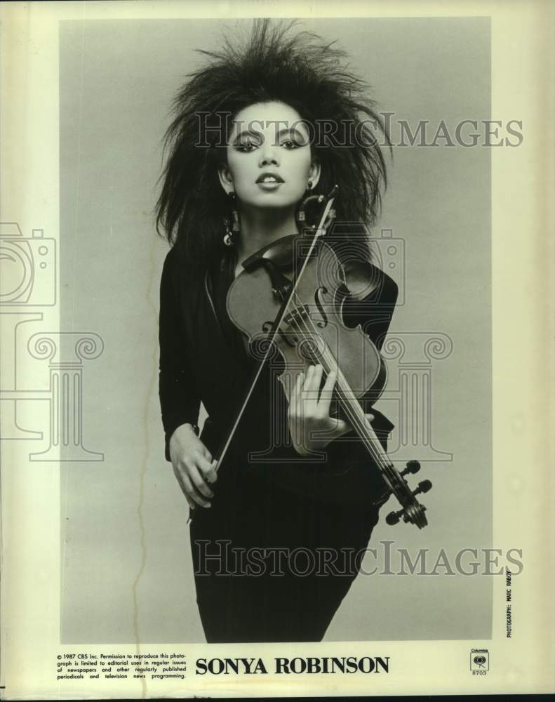 1987 Press Photo Sonya Robinson, American violinist, musician and songwriter- Historic Images