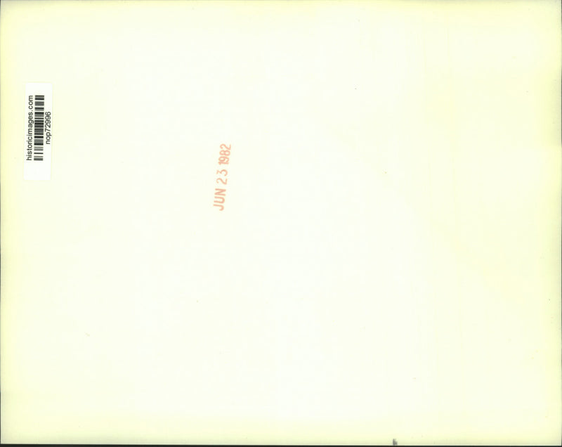 Load image into Gallery viewer, 1982 Press Photo Tandy Rice and participants in Thrasher Brothers album preview.
