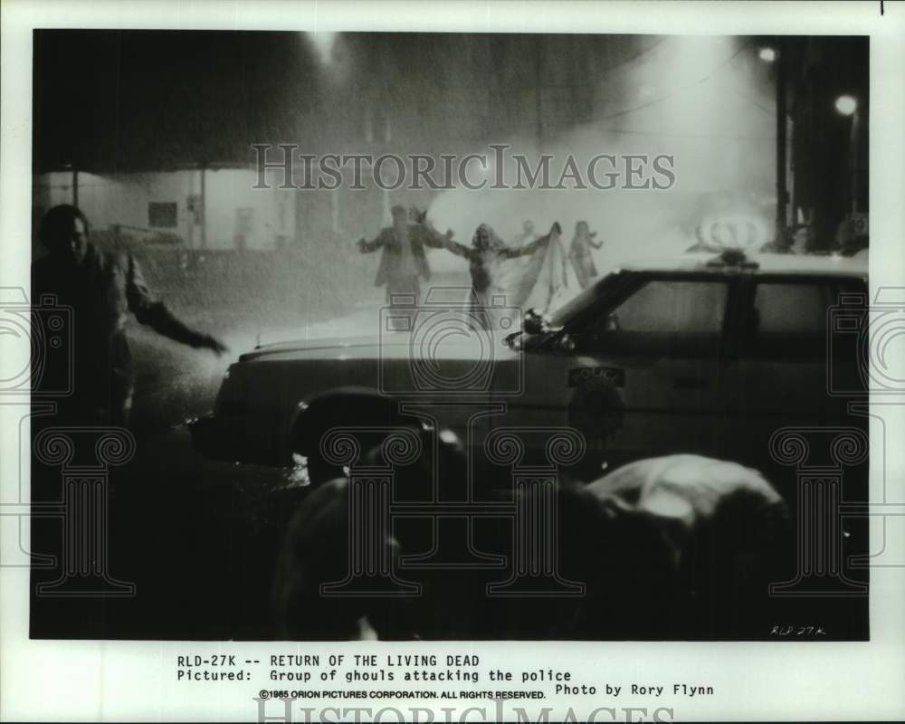 1985 Press Photo Scene from Orion Pictures&#39; &quot;Return of the Living Dead.&quot;- Historic Images