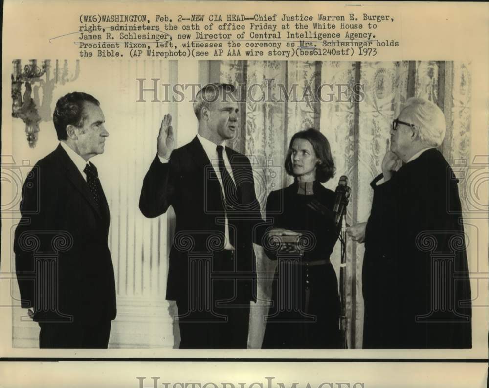 1973 Press Photo CIA Director James Schlesinger at his oath of office ceremony- Historic Images