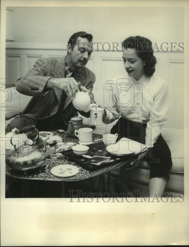 Load image into Gallery viewer, 1955 Press Photo Zachary Scott and Ruth Ford star in "Brands From The Burning"
