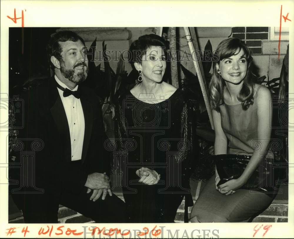 1989 Press Photo Actors attend Tulane Summer Lyric Theater event. - nop76749