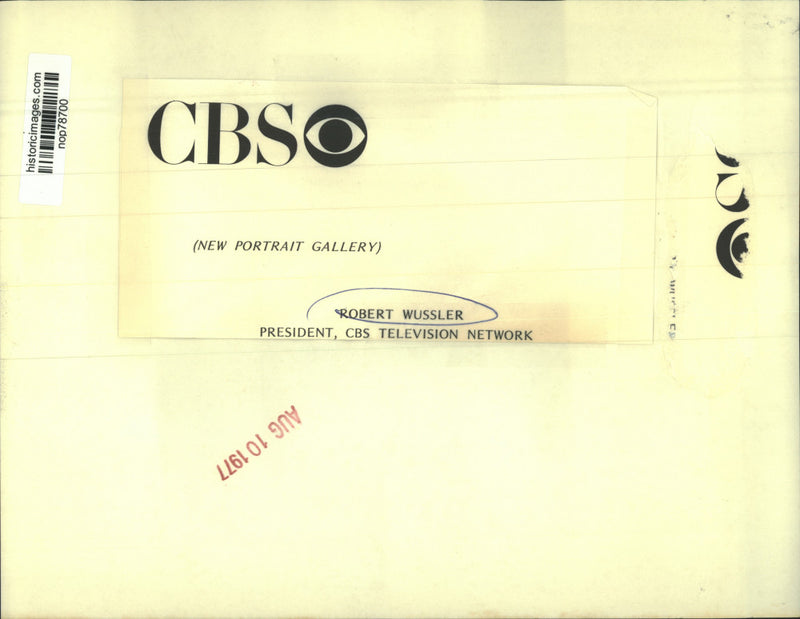 Load image into Gallery viewer, 1977 Press Photo CBS Television Network President Robert Wussler. - nop78700
