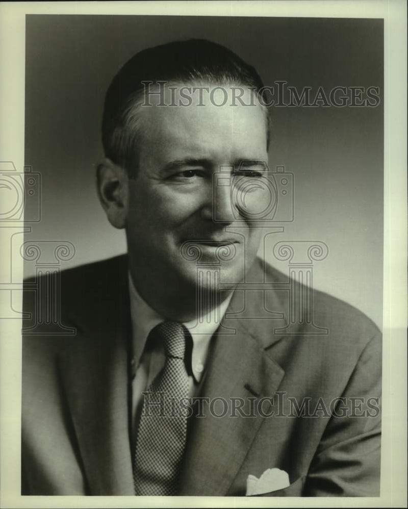 Load image into Gallery viewer, 1969 Press Photo Thomas H. Wolf. ABC Vice President- Documentary Programs
