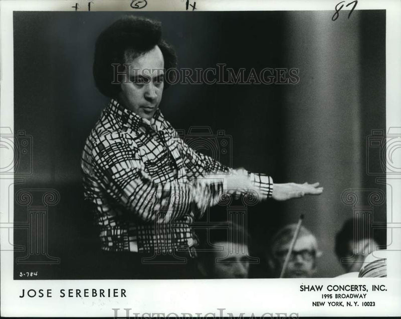 Load image into Gallery viewer, 1979 Press Photo Conductor Jose Serebrier - nop85194
