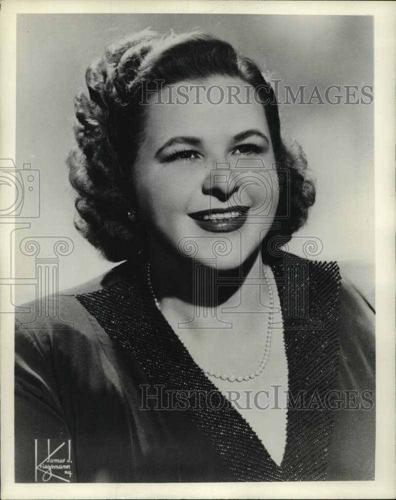 1956 Press Photo Singer Kate Smith - nop87768- Historic Images