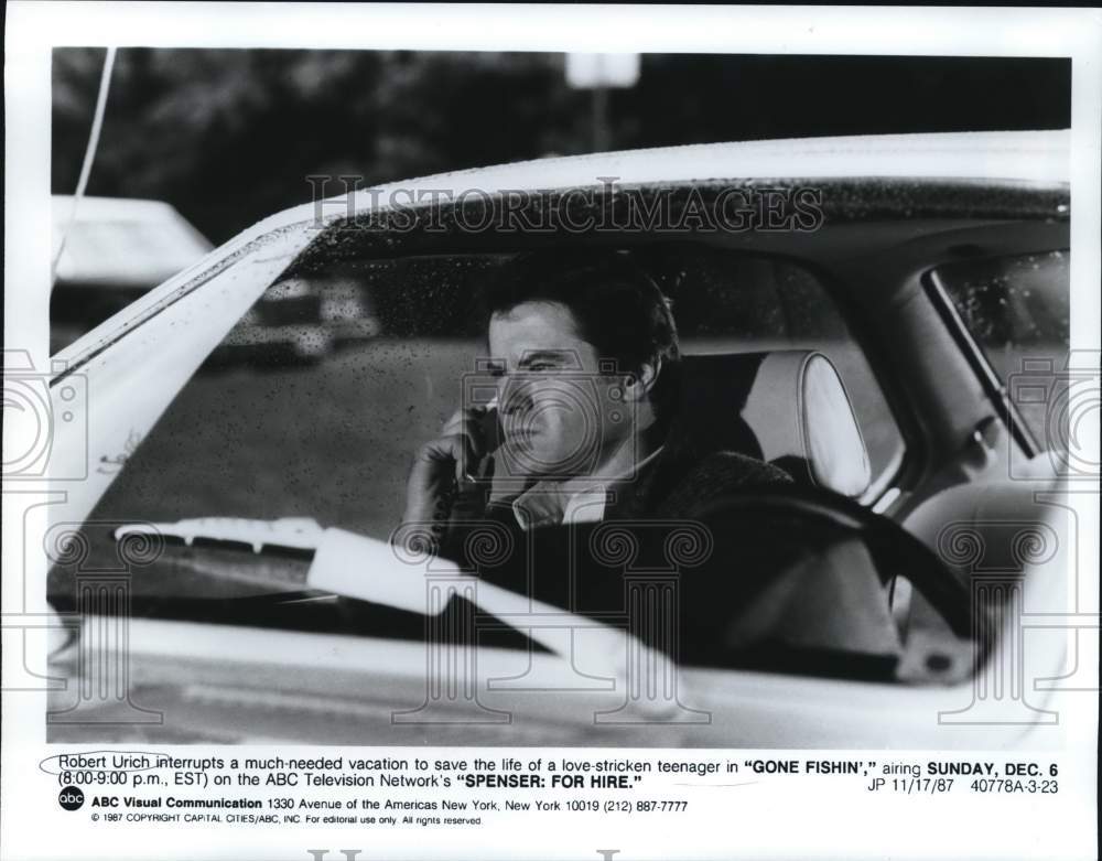 1987 Press Photo Robert Urich on "Gone Fishin'" Episode of "Spenser: For Hire"